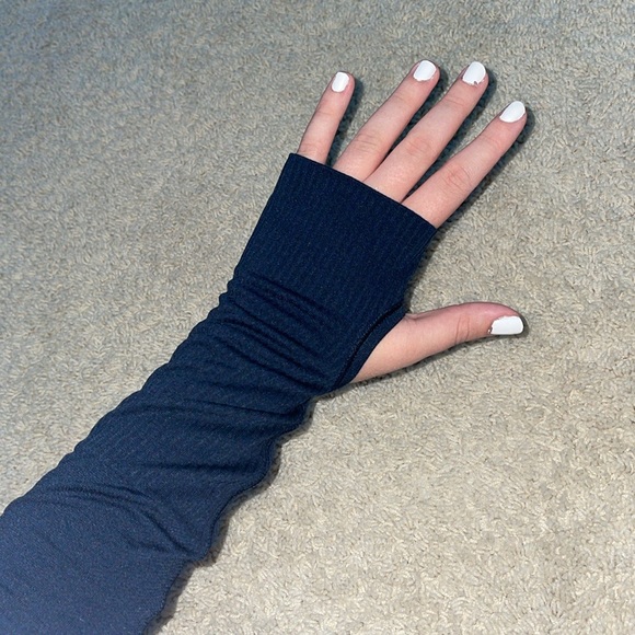 Navy lululemon long sleeve swiftly tech 2.0 - Picture 3 of 5